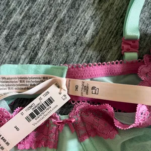 PINK Victoria's Secret bra thumbnail 4