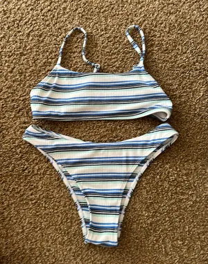 Bikini Set thumbnail 1