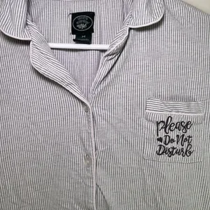 Laura Ashley Womens Size M Long Sleeve Do Not Disturb Print Sleep‎ Shirt PJ Top thumbnail 2