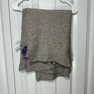 Seraphine Caleb Nursing Shawl Women OS Grey Cable Knit Lambswool Cashmere Blend thumbnail 2