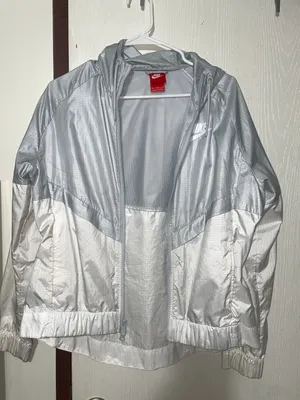 Nike Windbreaker thumbnail 1