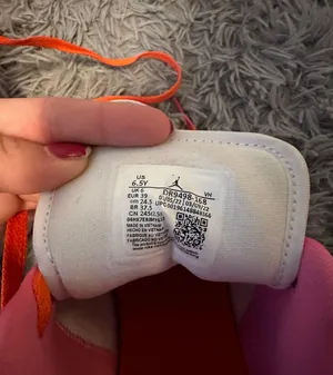 Nike Jordan 's thumbnail 2