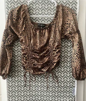 New Without Tag Almost Famous Top Size S Brown thumbnail 1
