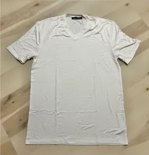Naked Wardrobe NEW Women’s Oversized Medium White V-neck T-shirt thumbnail 1