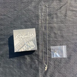 💎🩶 Vintage Y2K 2000s NWT Fender Silver Tone Metal Guitar Head Pendant Earrings and Chain Necklace Set $24.99 🩶💎 thumbnail 6