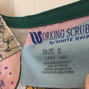 FINAL MARKDOWN Ladies’ White Swan Colorful Scrub Top (S) thumbnail 4