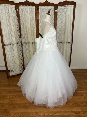 Beautiful Vintage Y2K David’s Bridal Halter Tulle Wedding Gown thumbnail 3