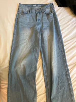 Old Navy Wow Wide-Leg Jeans High-Rise thumbnail 1