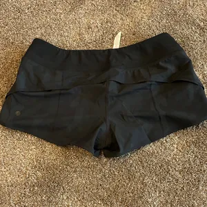 CRZ YOGA Women's Black Camouflage Athletic Shorts thumbnail 4