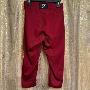 Gymshark Burgundy Claret Cropped Capri Athletic Leggings XS NWOT thumbnail 2