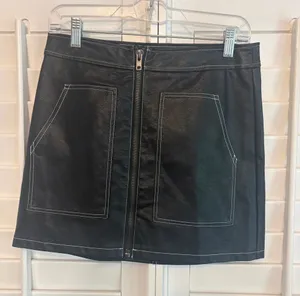 Vestique Black Faux Leather Mini Skirt‎ Size Medium thumbnail 1