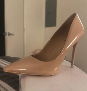 Camel Heels Size 5.5 thumbnail 1