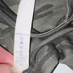 Lululemon Wren/Retro Green Camo Boogie Shorts size 2 thumbnail 9
