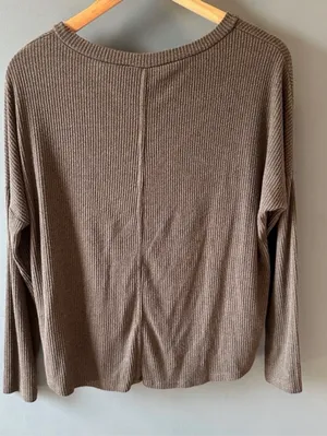 Lulus green ribbed long sleeve v-neck loose fit top thumbnail 6