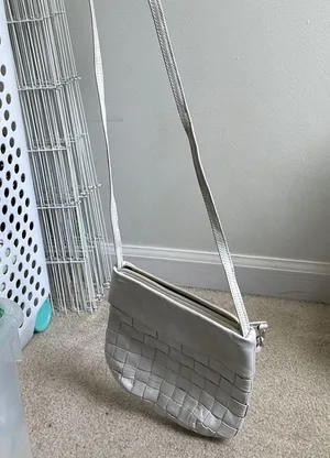 Cute white purse thumbnail 2