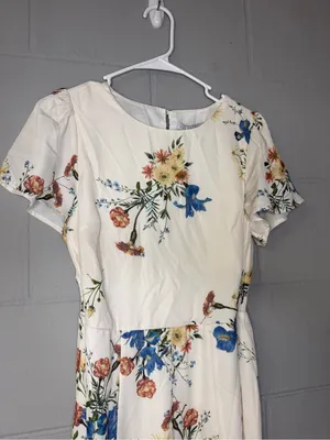 NWT Baltic Born Kristen Midi Dress in Cream Floral Women’s Size XS Smocked Back thumbnail 4