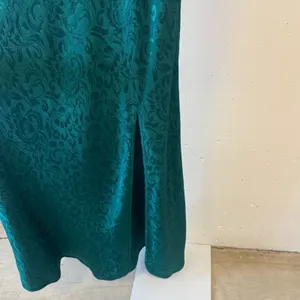 Vintage Victoria’s Secret Emerald Green Lace Sequin Midi Slip‎ Large thumbnail 5