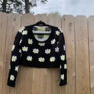 Cider Black & white flower cropped oversized sweater‎ size small thumbnail 2