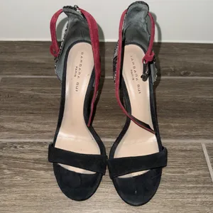 Barbara Bui black‎ suede heels Black White patterned Back Red ankle strap 38.5 Size 8.5 thumbnail 3