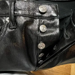 Free People‎ Phoenix Coated Button Fly Skinny Jeans in Liquid Black size 25 thumbnail 6