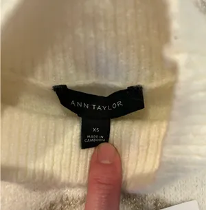 Ann Taylor Ivory Sweater NWT XS thumbnail 5