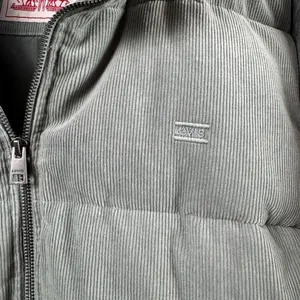 Levi's Zoe Corduroy Puffer Jacket in Mint Size Extra Large‎ thumbnail 5