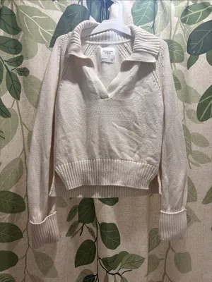 Abercrombie & Fitch Ivory Ribbed Collar V‑Neck Sweater thumbnail 1