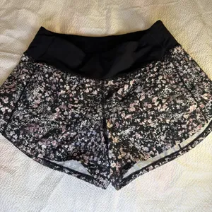 Lululemon Speed Up Shorts in the "Floral Spritz Multi" print Sz4 thumbnail 1