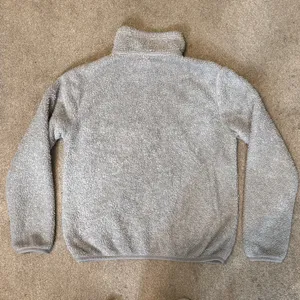 Patagonia Light Grey Quarter Zip Sherpa Pull Over Sweatshirt Size S thumbnail 2