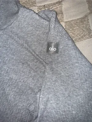 Alo Yoga Muse hoodie size M‎ thumbnail 3