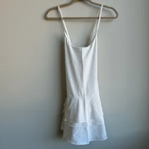NWT Aerie Maggie White Ruffle Athletic Tennis Dress Built In Shorts Size Small thumbnail 3