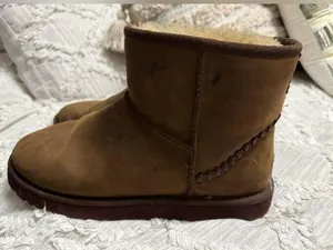 Ugg boots thumbnail 1