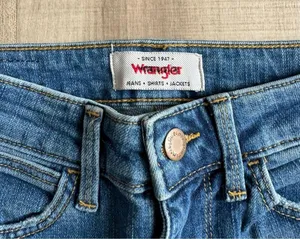 NWOT Wrangler High Rise Vintage Taper Mom Jeans Sz 8 Distressed Medium Wash thumbnail 10
