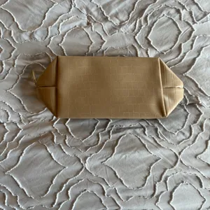NIB/NWT Ulta Faux Crocodile Leather Makeup Bag thumbnail 3