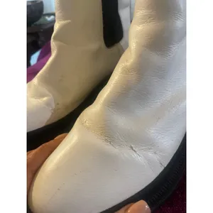LUCKY BRAND Ellerey Lug Sole Chelsea Boots White Black Size 8.5 39 COMBAT GRUNGE thumbnail 7