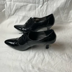 Vintage Nickels Black Oxford Heels – Patent & Suede Wingtip – Size 8.5M thumbnail 5