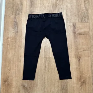 GYMSHARK | Women's Black Seamless Cropped Athleisure Leggings, Size L‎ thumbnail 3