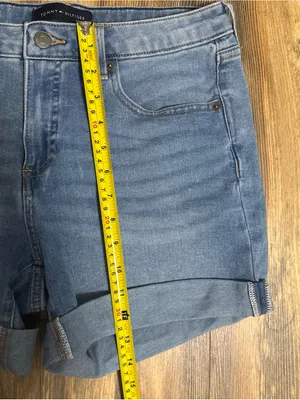 Tommy Hilfiger Jeans Light Wash Mid Rise Denim Jeans Shorts Size 10 thumbnail 3
