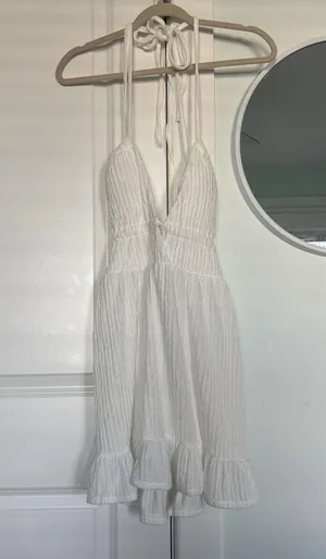 white halter ruffle dress Size XS thumbnail 1