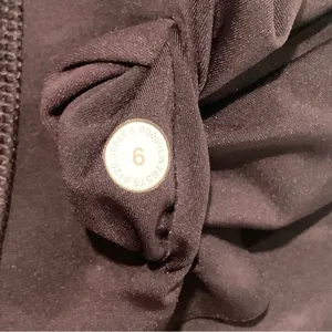 Lululemon Black Criss Cross Front Light Support Bra Strappy 6 thumbnail 5