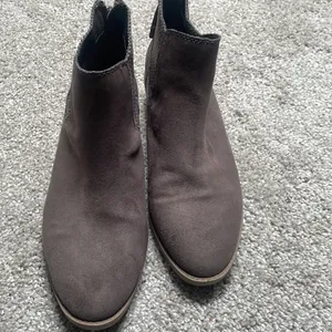 - DV dolce vita short bohemian ankle heeled brown booties size 6.5 thumbnail 10