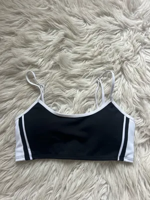 Alo sports bra thumbnail 2