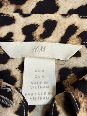 H&M Ladies Long Sleeve Leopard Print Lightweight Blouse. Size Medium thumbnail 2
