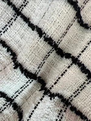 Zara Tweed White and Black Windowpane High-Waist Shorts thumbnail 5