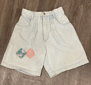 VTG 90s Nuovo High Waisted Patchwork Denim Mom Shorts Light Wash Blue Pleated XS thumbnail 1