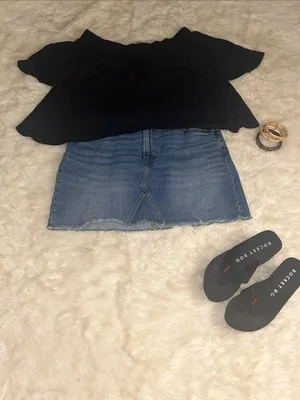 Go Couture Black Off-Shoulder Ruffle Crop Top NWOT. thumbnail 7