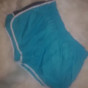 Turquoise XL White Dark Gray Running Shorts XL thumbnail 1