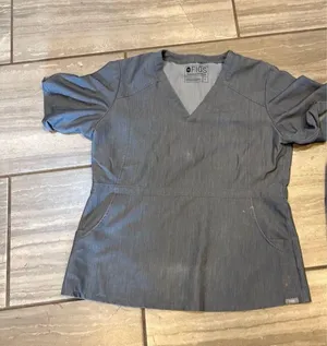 FIGS Sz L Scrub Top! No :( thumbnail 2