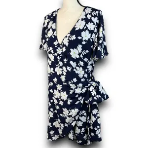 VICI Blue Floral Wrap Mini Dress Vneck Short Sleeve Spring Summer Size Medium thumbnail 3