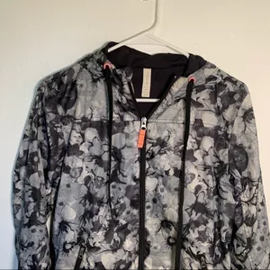 Ideology Women's Full Zip Athletic Jacket‎ Windbreaker Black Gray Floral Mesh thumbnail 3